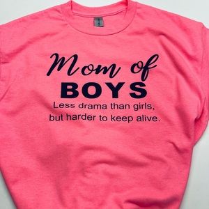 Mom of boys funny unisex t shirt